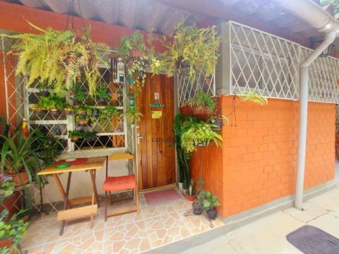 Casa, 26 m² - venda por R$ 240.000,00 ou aluguel por R$ 1.787,96/mês - Golfe - Teresópolis