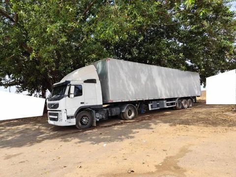 Volvo FM 370 4x2 ano 2011
