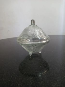 Pote de vidro transparente com tampa