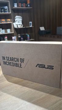 Notebook Asus Vivobook 15 - AMD Ryzen 5 7520U 8G RAM