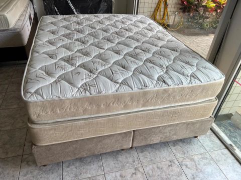 Cama Box Queen com Colchão Ortopédico
