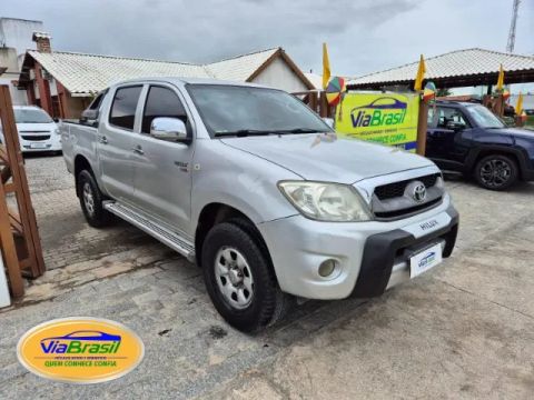 Hilux CD 2.5 Turbo Diesel 4x4 Manual (2011) Carro Extra