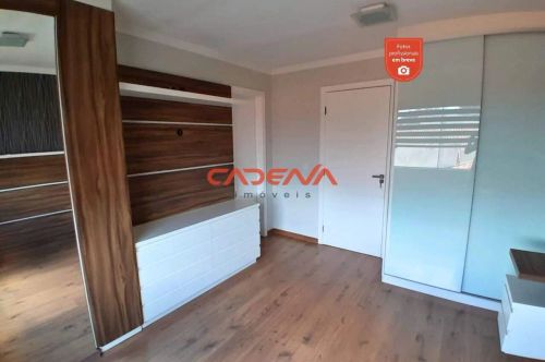 Sobrado com 3 quartos e 2 vagas à venda no Cajuru