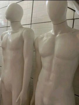 Maniquim masculino/ loja / roupas / barato/ semi novo
