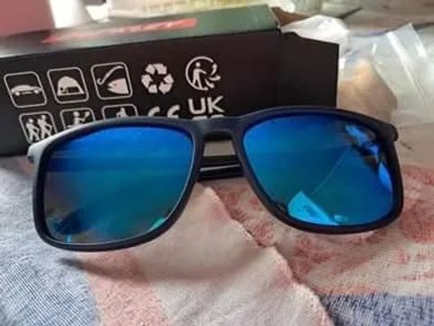 Óculos de Sol Masculino preto com Lemtes Azuis