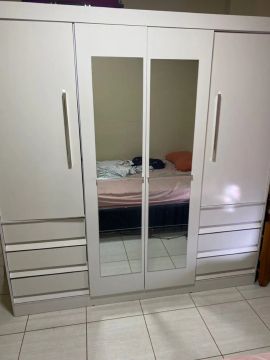 Guarda-Roupa Branco com Espelhos 6 Portas