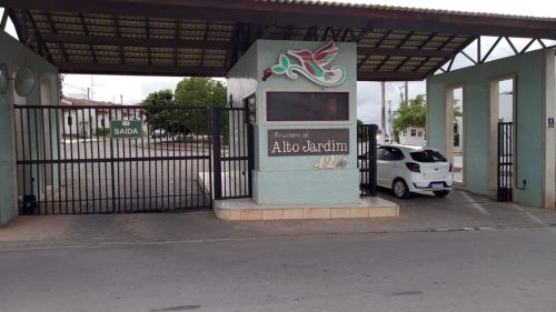 Casa em condomínio fechado