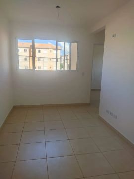 ALUGA-SE  APARTAMENTO  NO  RESIDENCIAL ITAARA  NO  BAIRRO JARDIM  CENTENARIO    138S2QM
