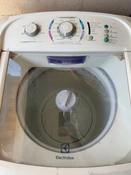 Máquina de Lavar Roupa Electrolux - 15kg - Semi-Nova