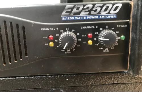 Amplificador de potência behringer EP2500