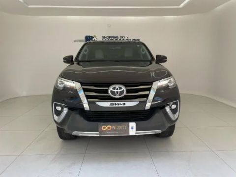 Hilux 2019 Sw4 Diamond 4x4 2.8 turbo diesel automática 7 Lugares Diesel 34.707 Km