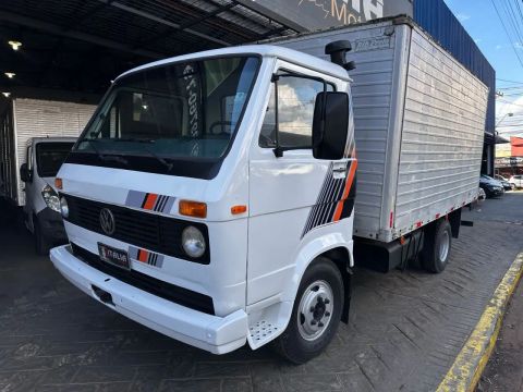 VOLKSWAGEN 690   BRANCO 1983