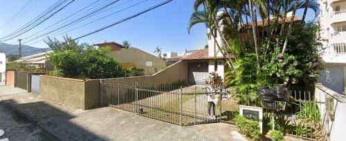 Terreno com viabilidade à venda na Trindade