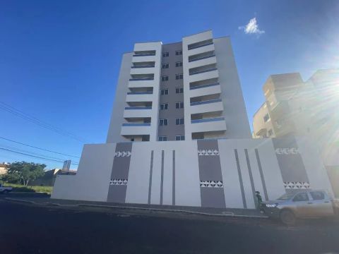 Apartamento em Rua Sebastiana Arantes Fonseca - Santa Mônica - Uberlândia/MG