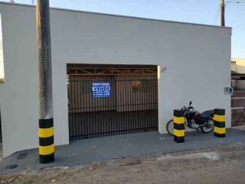 SOBRADO EM ALVENARIA COM APROX. 90M²