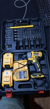 Parafusadeira de impacto similar dewalt 