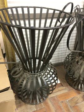 Vaso de ferro tratado pintado de preto