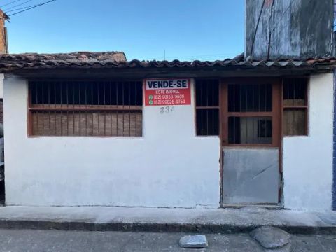 vende-se este imovél no bairro Santos Dumont.