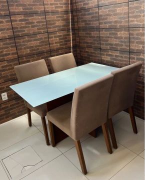Mesa de Jantar com 4 Cadeiras da Maxx Móveis 