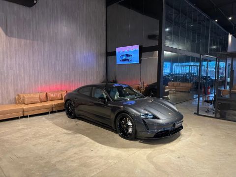 Porsche Taycan BEV Elétrico 