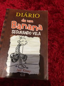 Diário de um banana 7 segurando vela 