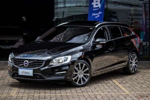 Volvo V60 T4 Momentum - IPVA 25 pago
