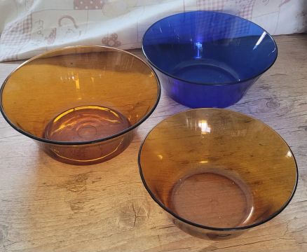 Tigelas antigas cor Âmbar e azul 