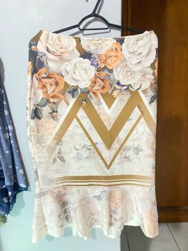Saia Floral com Detalhes em Renda