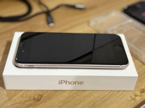 iPhone 64GB