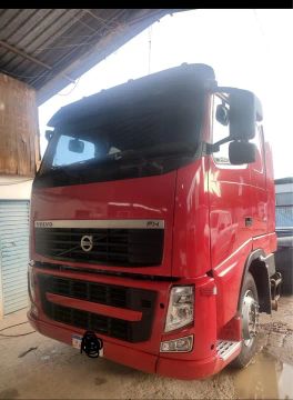 Caminhão Volvo FH 440 6x2 AUTOMÁTICO - Excelente estado