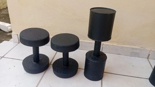 Vende kit de exercícios em Halteres feitos de CONCRETO revestidos em EVA