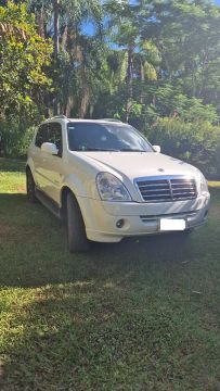Oportunidade. Rexton bem mantido.
