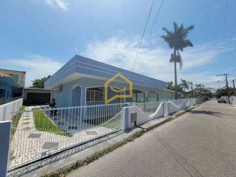Casa no Ribeirão da Ilha para Alugar