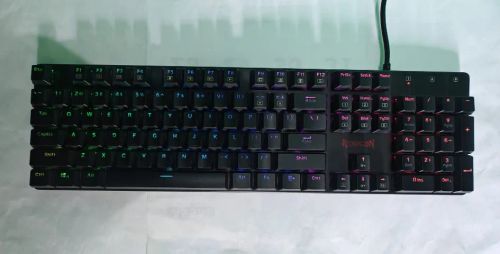 Teclado Gamer Mecânico Redragon Shrapnel Rgb Us Outemu Blue
