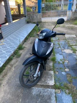 Honda Biz 125 -  Scooter Econômica e Prática