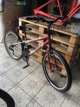 Bicicleta aro 24 Caloi com marchas 