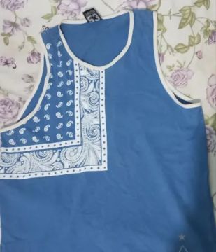 Vendo essa regata 100% algodão ótima pra esse calor tamanho P