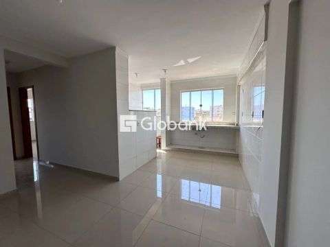 Apartamento em Montes Claros, no bairro Canelas, à venda.