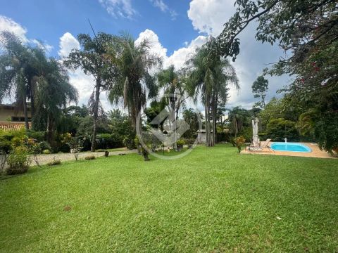 Chácara espetacular de 1204 m2, com 3 dormitórios sendo 1 suíte, com documentação, piscina