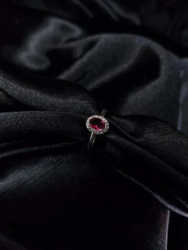 Anel Solitário com Pedra Rosa - Banhado a Prata, Romântico e Delicado<br>