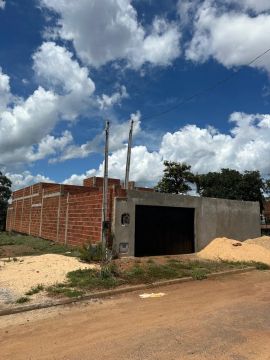 Vendo agio de lote 11x25 + Casa em fase de acabamento, 1506 sul prox ulbra  