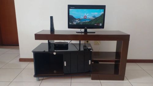 TV LG 30 polegadas  plana e rack 