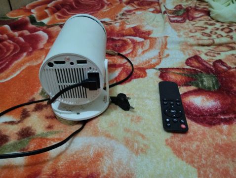 Projetor smart  Portátil com Controle Remoto