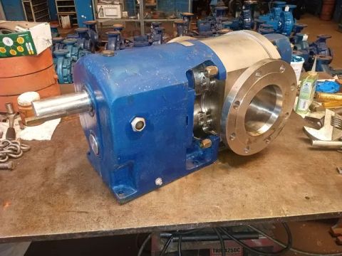 Bomba de inox embolo 5" nova