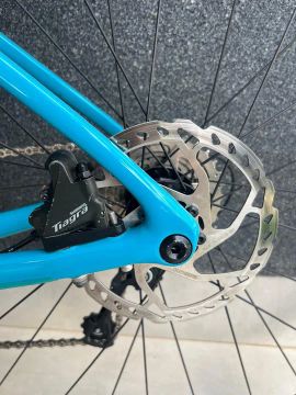 Bicicleta de estrada com freio a disco