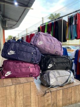 Bolsas de viajem Adidas ou nike