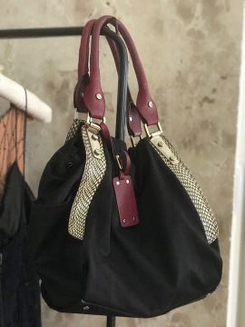 Bolsa de Ombro Preta Elisa Atheniense