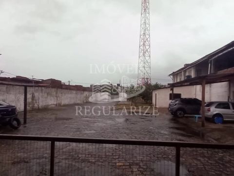 Terreno à venda com 1.322m², com Casa, Renda Mensal de R$ 3mil em Dix-Sept Rosado - Natal/