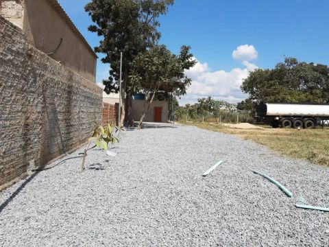 Aluga-se terreno de 3200 m² com barracão Alto do Boa Vista VG