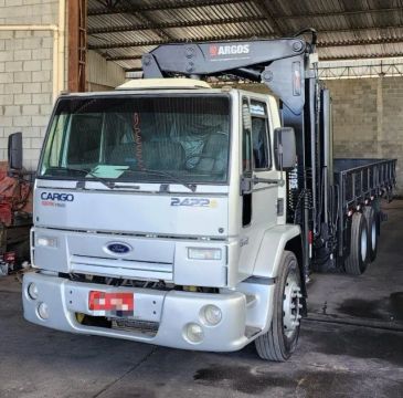 Ford Cargo 2422 6x2 2010 Com munck